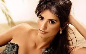 Пенелопе Круз худлаа ярьж чаддаггүй.